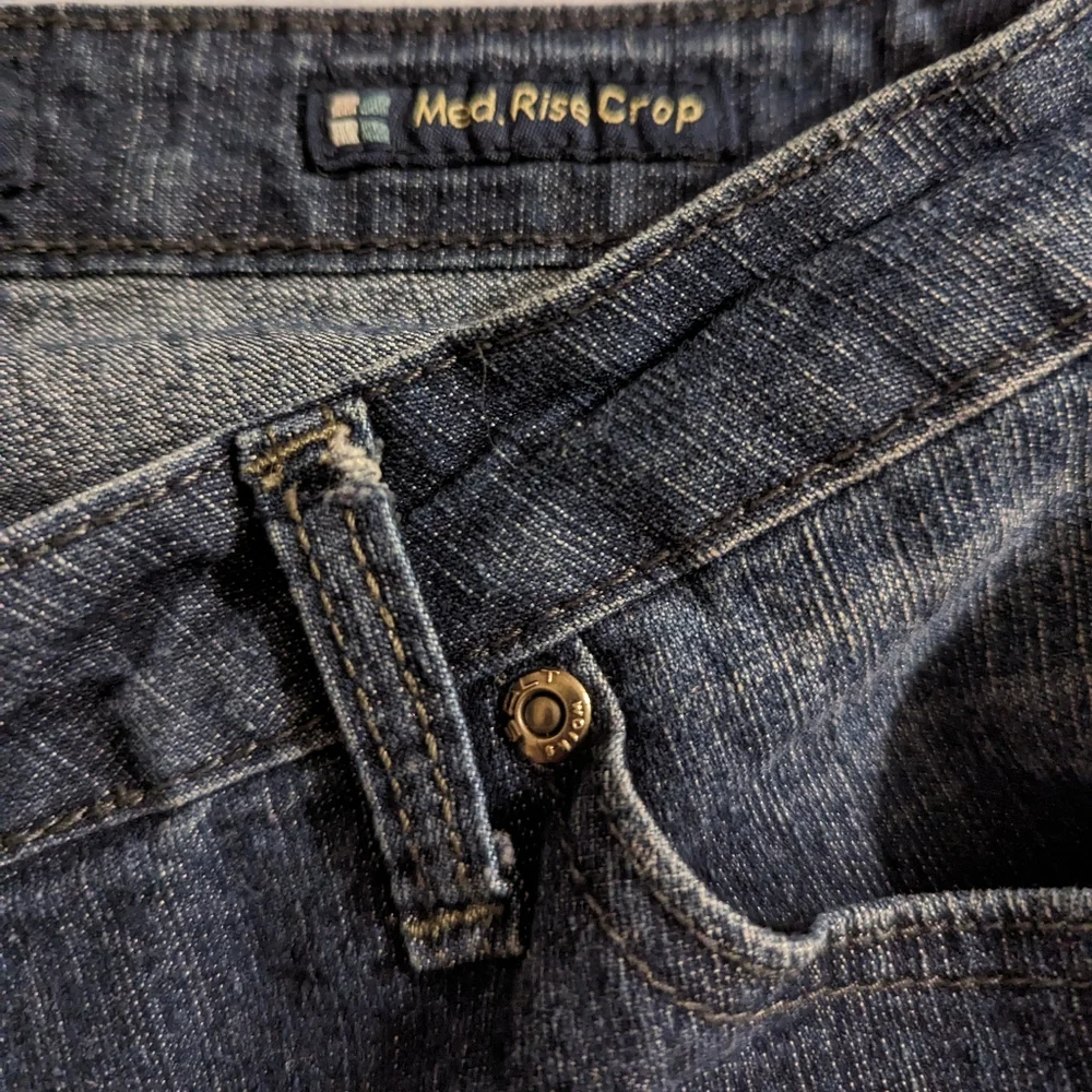 Salt Works Cropped Jeans - Picture 6 of 6
